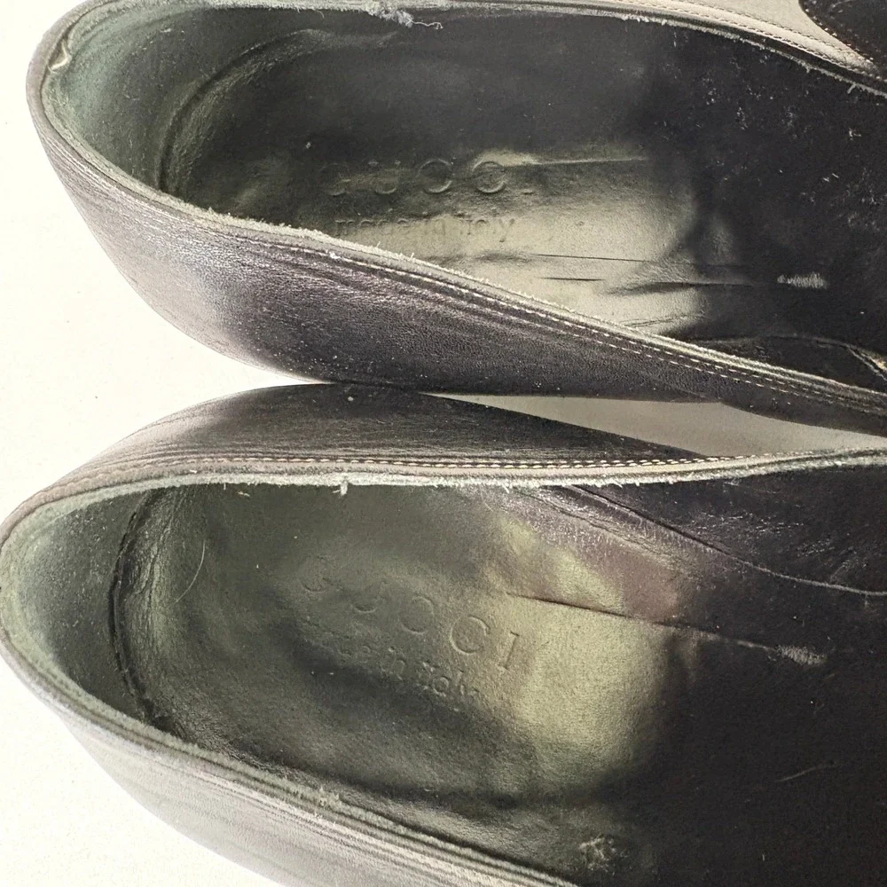 Gucci Loafers Mens 9.5 E Black Leather Crest Embossed Slip On Italy Dress Shoes